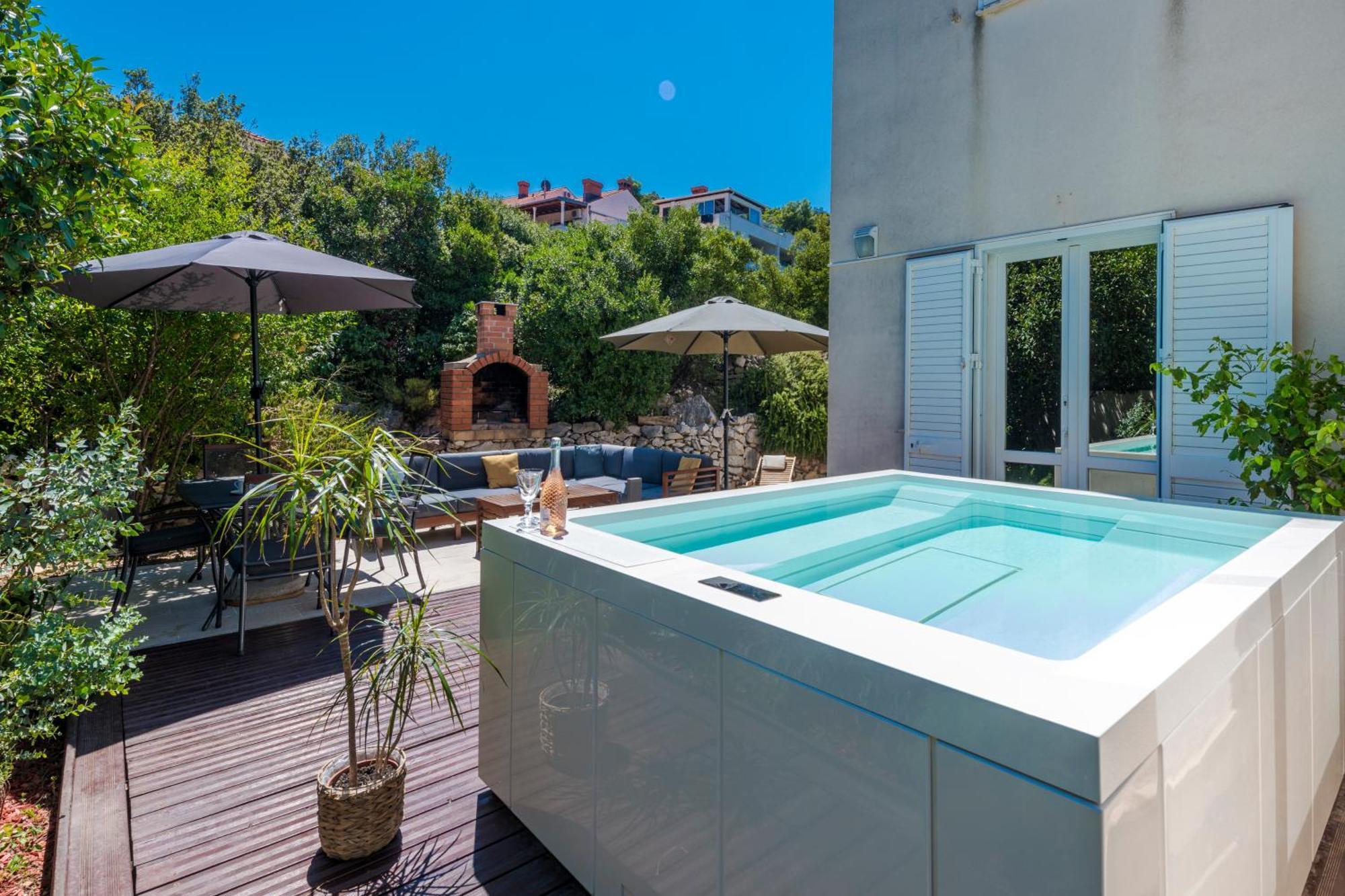 With Terrace And Mini Pool Gold Apartment Dubrovnik