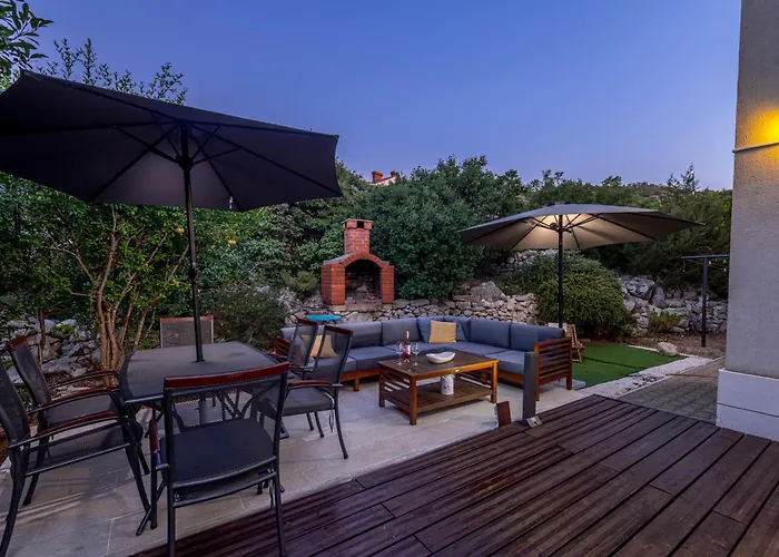 Apartment With Terrace And Mini Pool Green Gold